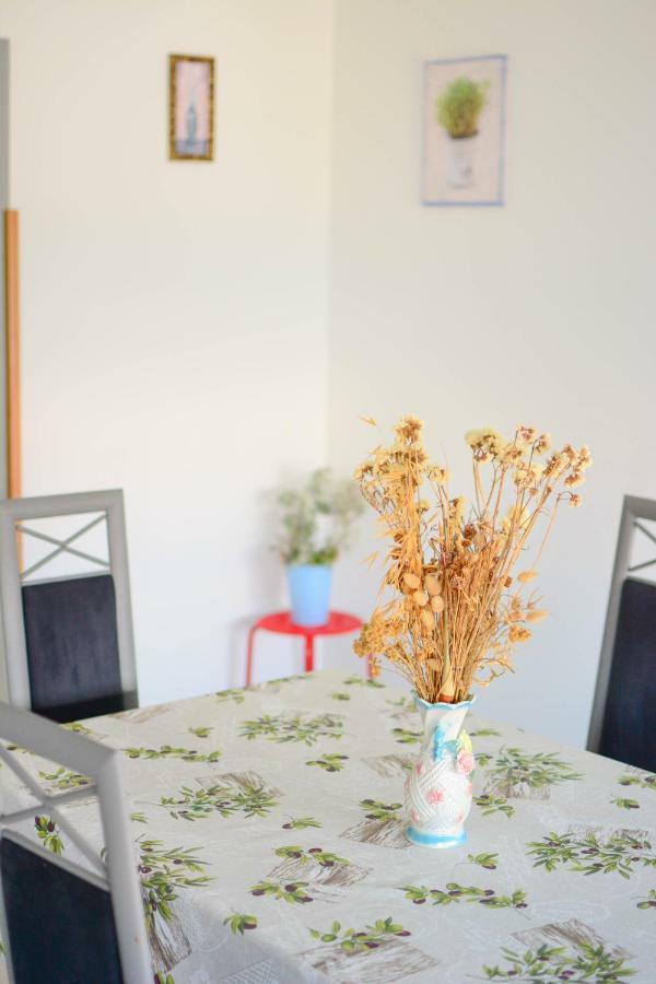 Apartmani Prvi Red Do Mora Pag Town Εξωτερικό φωτογραφία